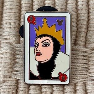 DISNEY 2014 Snow White Evil Queen Deck of Cards Pin